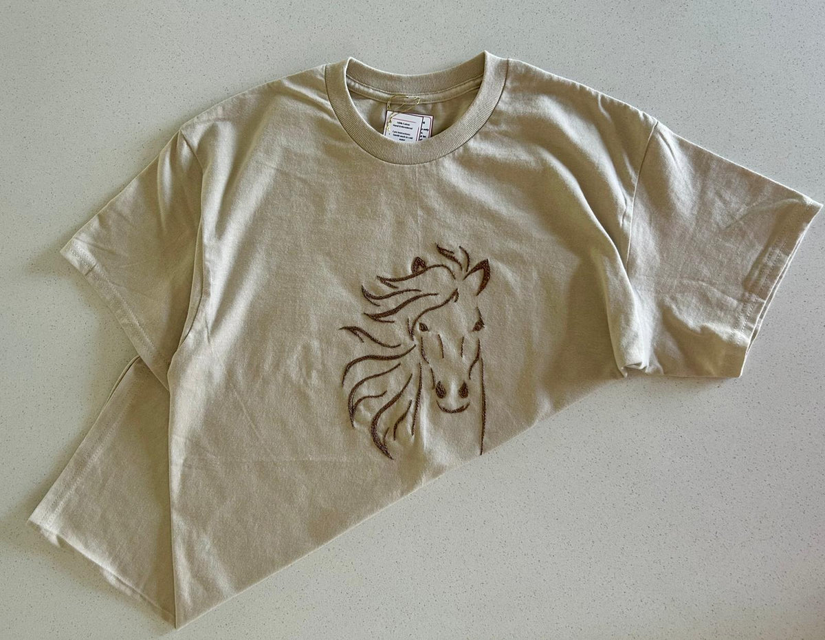 Camiseta Bordada Cavalo - Tamanho L