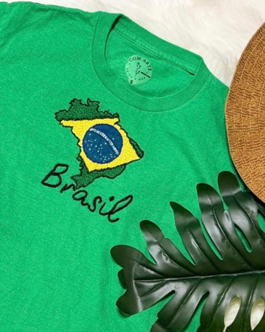 Camiseta Bordada Mapa Brasil - Verde - Tamanho M