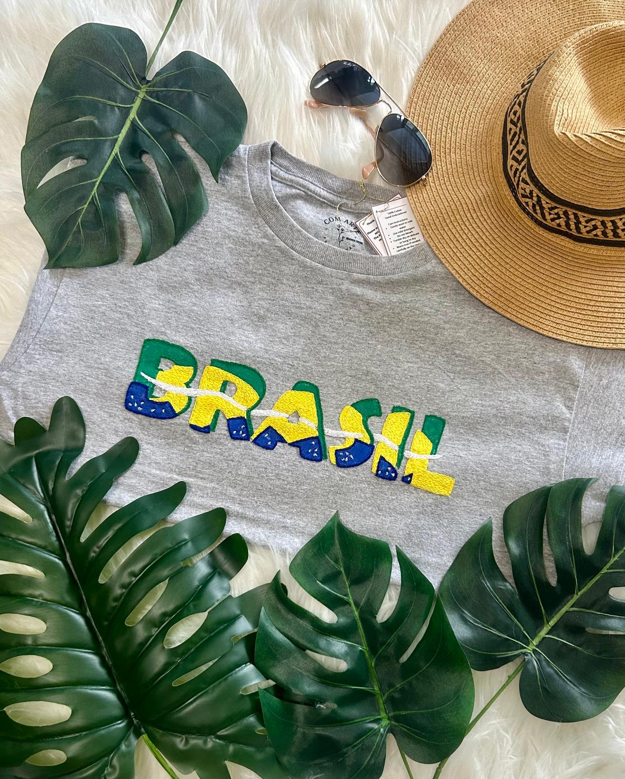 Camiseta Bordada BRASIL - Cinza - Tamanho L