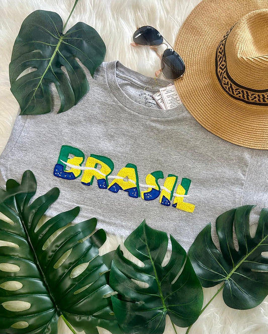 Camiseta Bordada BRASIL - Cinza - Tamanho L