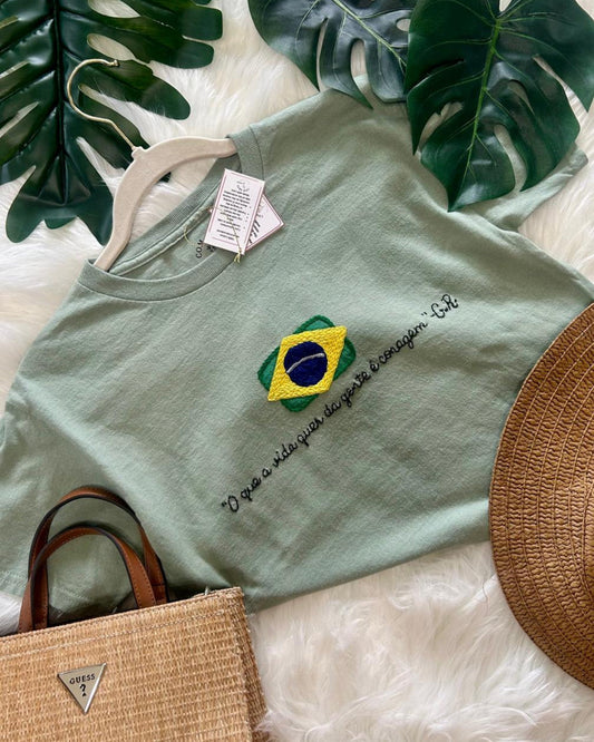 Camiseta Bordada Bandeira - Verde Claro - Tamanho S
