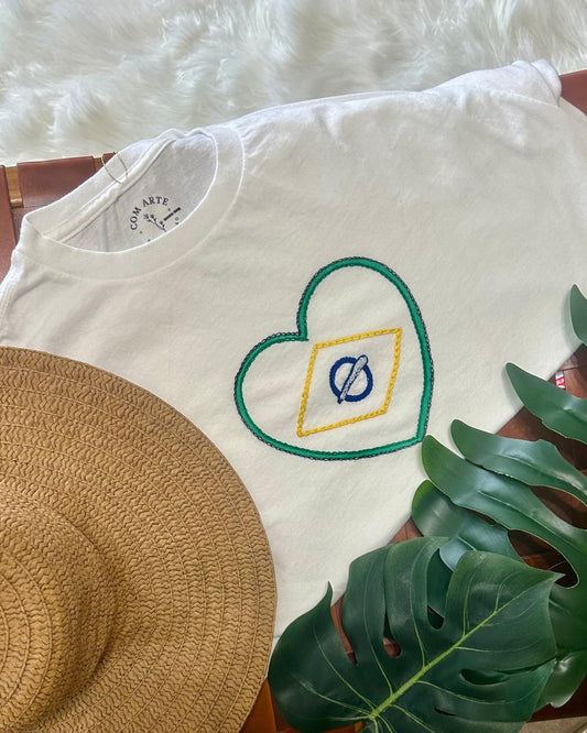 Camiseta Bordada Coração- Branca - Tamanho M